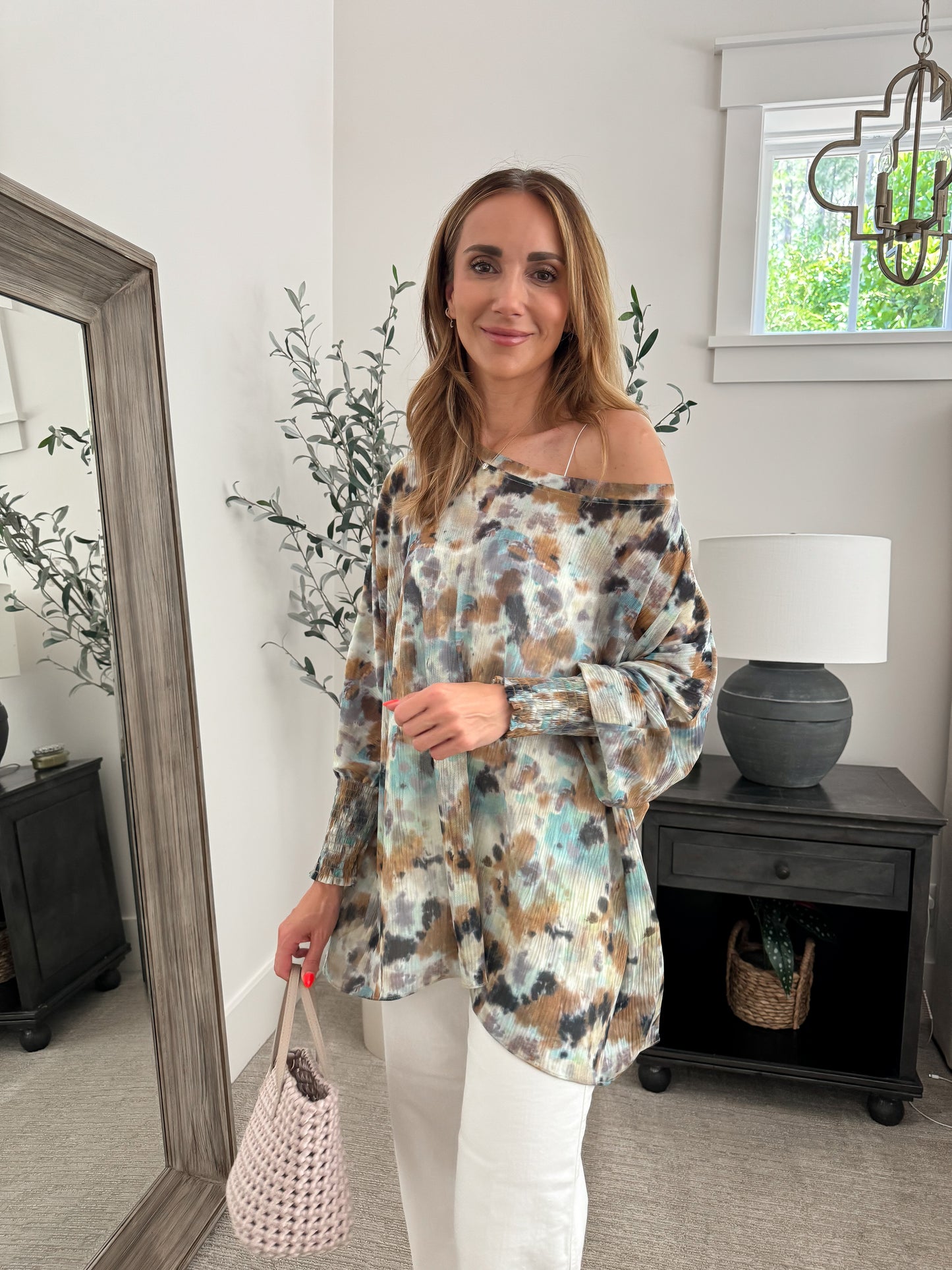 Donna Mesh Smocked Cuff Blouse